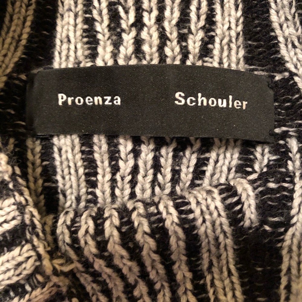 This is very pretty oversize sweater ❤️